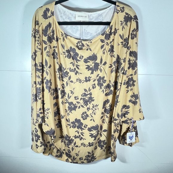 NWT! Ordinary Day Floral Dolman Top - Picture 2 of 5